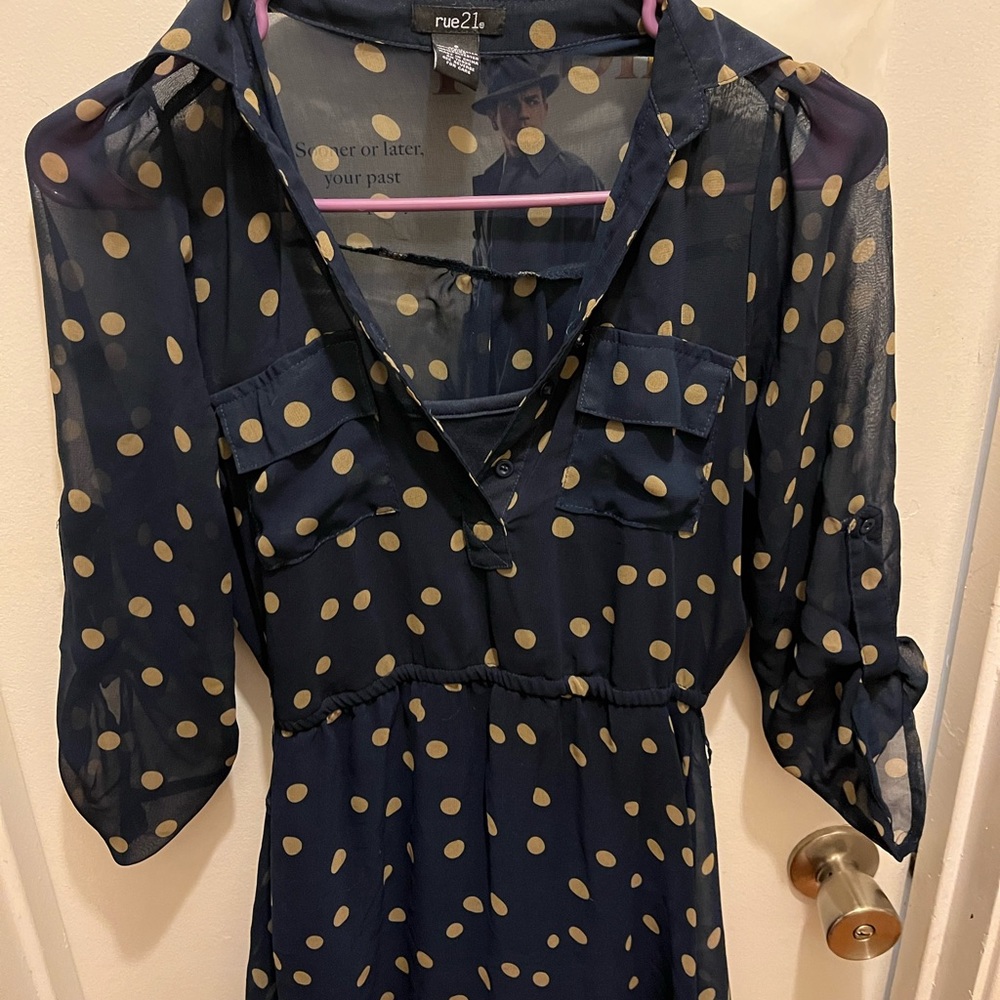 Cute mid sleeved light weight small dress